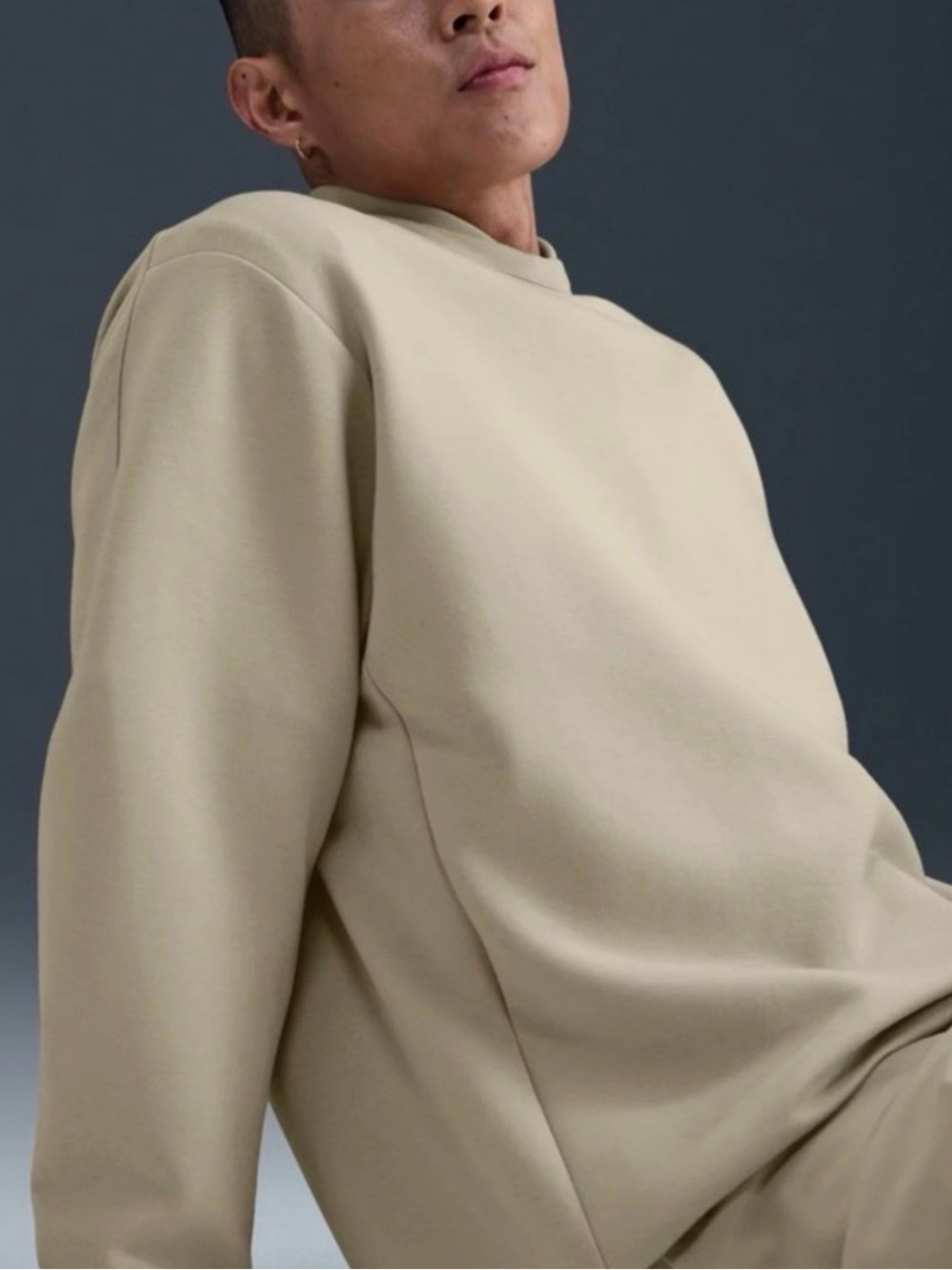 Nike Crewneck Sweatshirt in Light Gray with White Logo (men’s or women’s ).